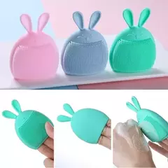 Cepillo limpiador manual de silicona "CONEJO" en internet