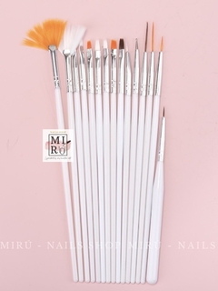 SET PINCELES DISEÑO 15 PCS