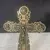 CRUCIFIXO DE MESA METAL OURO VELHO 10CM na internet