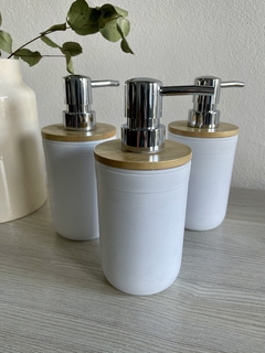 Dispenser con tapa de bamboo