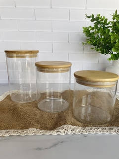Frascos de vidrio con tapa de bambu