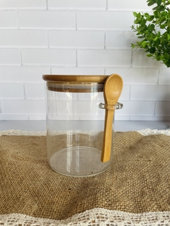 Frasco de vidrio con tapa y cuchara de bambú - comprar online