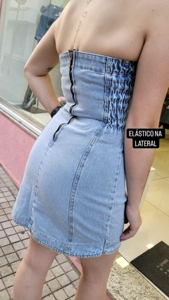 Vestido Jeans Claro Decote Tomara que Caia Coração na internet