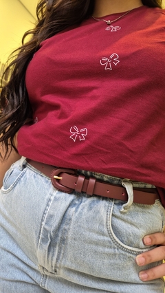 T-shirt Bordô Estampa Lacinhos - loja online