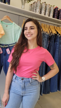 T-shirt Tradicional Lisa Rosa Pink - comprar online