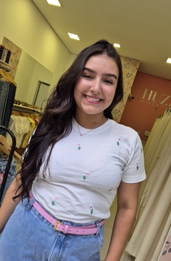 T-shirt Off Bordada Cactos na internet