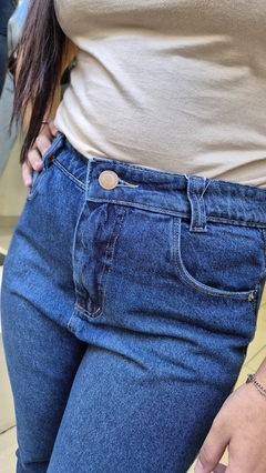 Calça MOM Jeans Escuro na internet