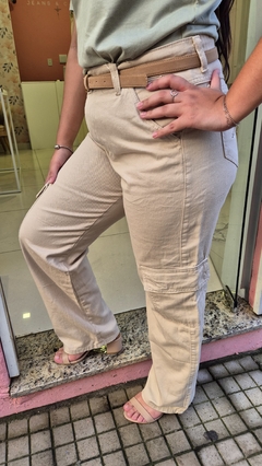 Calça Cargo Jeans Bege na internet