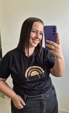 T-shirt Preta Estampa Foil Arco-Íris - loja online