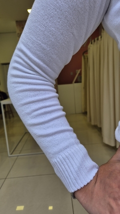 Tricô Gola Baixa Liso - Branco - Huzzi Jeans