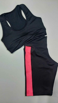Outfit negro / rosa fluo