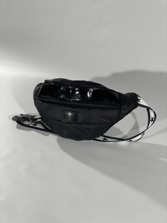 Riñonera Pipa Negra - VISTA CHAROL - tienda online