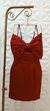 Vestido de festa curto com laço especial