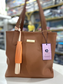 Imagem do Bolsa Isadora off white - modelo sacola