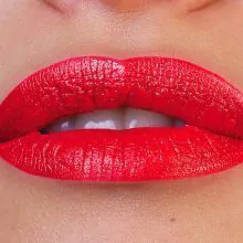Labial Líquido Matte Glitter Effect | Powerstay Scarlet Flame - comprar online