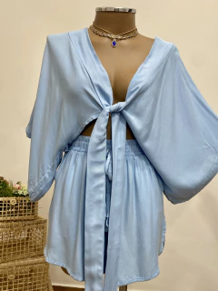 CONJUNTO BLUSA NOZINHO E SHORT AZUL na internet