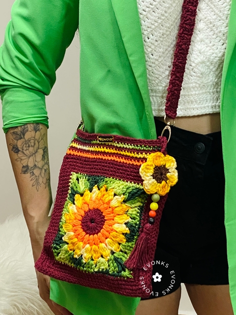 Bolsa de Crochê Girassol Tropical com Chaveiro Removível – Handmade Evonks - comprar online