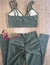 Top + calça - cintura alta empina - textura tranças verde militar - Lolla Fitness Club