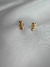 Brinco Ear Cuff Corações Folheado em Ouro 18k