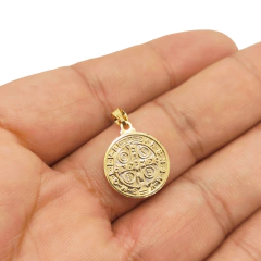 Pingente Medalha São Bento P Banhado a Ouro na internet