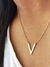 Colar V