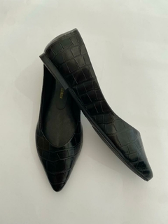 Sapatilha com textura croco (preto) - comprar online