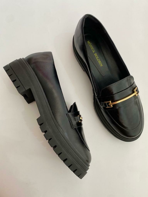 Mocassim Tratorado com detalhe em fivela (Preto)