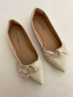 Sapatilha detalhe em nó (Off White)