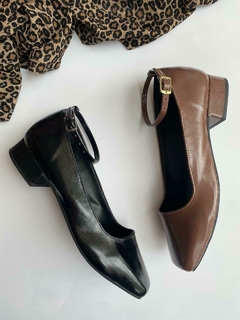 Scarpin com tira fina no tornozelo (Preto) - loja online