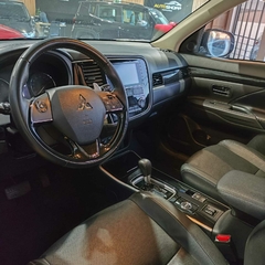Mitsubishi Outlander | 2018 - loja online