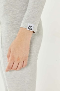 Polera Hustle (Gris) | BUDDIES - Motivos Para Quedarte