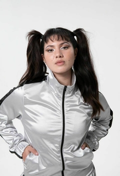 Campera Seeker (Plata - Negro) - tienda online