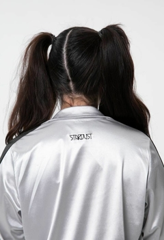 Campera Seeker (Plata - Negro) en internet