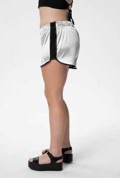 Short Seeker (Plata - Negro) - Motivos Para Quedarte
