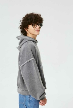 Buzo Shoot Frisa (Gris - Lila) | BUDDIES en internet