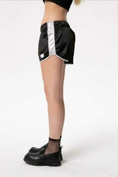 Short Seeker (Plata - Negro) - Motivos Para Quedarte