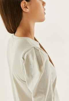 Imagen de Remera Joyful (amarillo - hueso) | BUDDIES