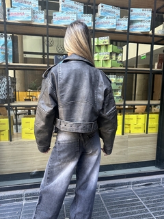 Campera eco cuero gris - comprar online