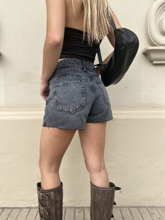 Short negro tiro alto sale - comprar online