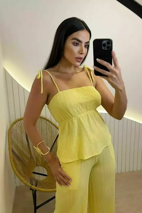 Blusa estilo batinha