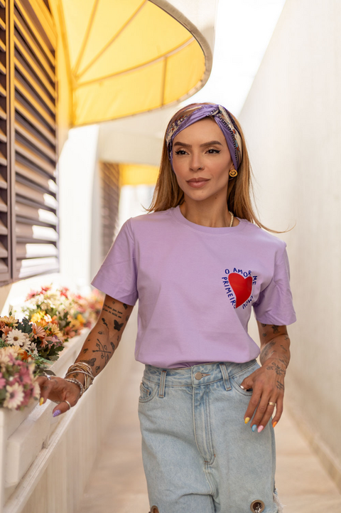 T-SHIRT O AMOR ME AMOU PRIMEIRO - comprar online