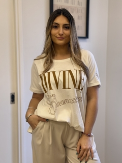 Imagen de Remera Divine