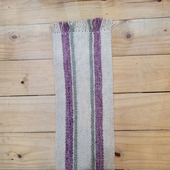 bufanda blanca, verde y violeta