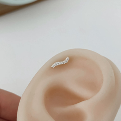 Piercing onda cravejada - Lore Prata