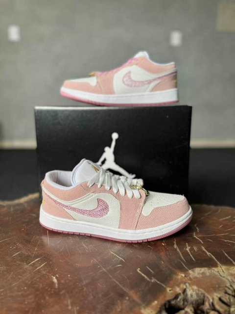 Tênis Jordan low 1