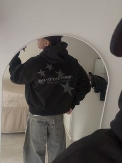 Hoodie Boxy Negro en internet