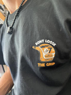 Remeras con diseños propios inspirados en el aire libre y la pasion por las motos, en algodon de excelente calidad e intervenidas con sistema DTG. 