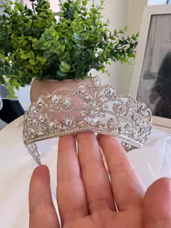 Coroa Greta Prata