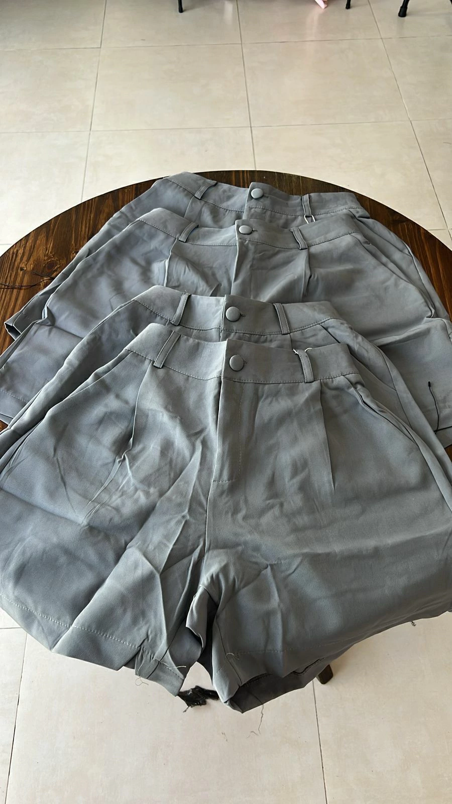 SHORTS COM ELASTICO ALFAIATARIA