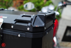 Imagen de MALETERO ALUMINIO 45L NEG MAT